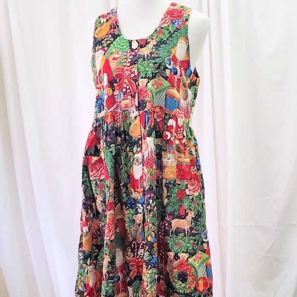 Amazing and Colorful Christmas Dress! - Picture 3 of 14